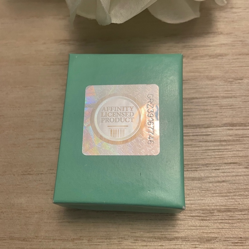 NWT Tri Delta Bar Necklace Silver plated letters 18” chain in box - Picture 4 of 7